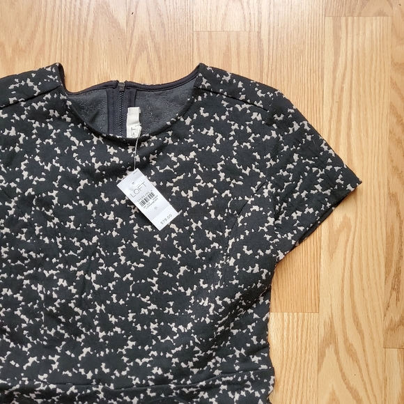 NWT LOFT Ponte Fit & Flare Maple Leaf Dress - Picture 4 of 9